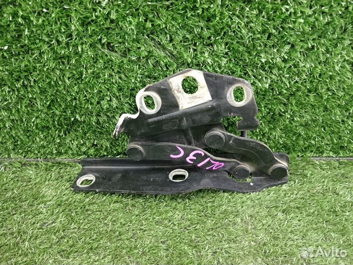 Петля капота левая Volkswagen Passat b7 Alltrack