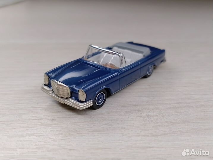 A26.1) Mercedes Benz 280SE Cabrio (W111) 1961-1971
