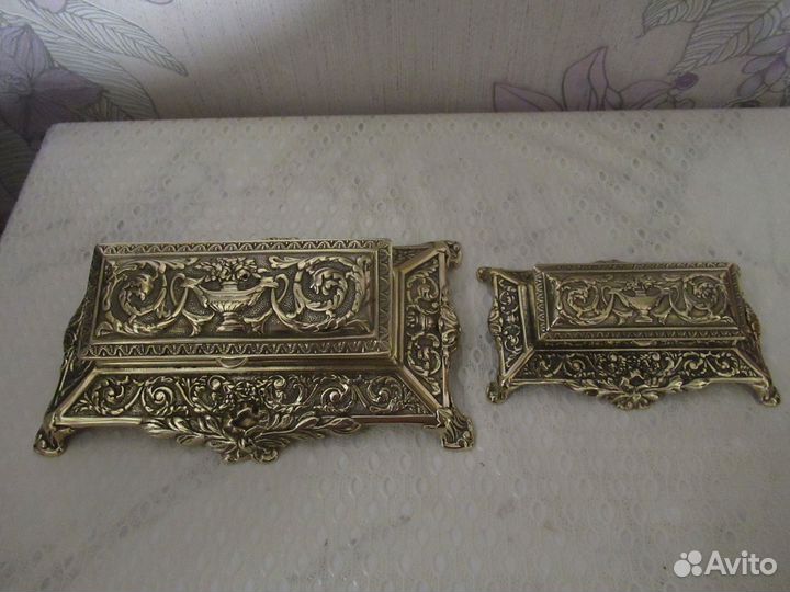 Шкатулка бронза