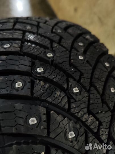 Pirelli Ice Zero 2 215/55 R16