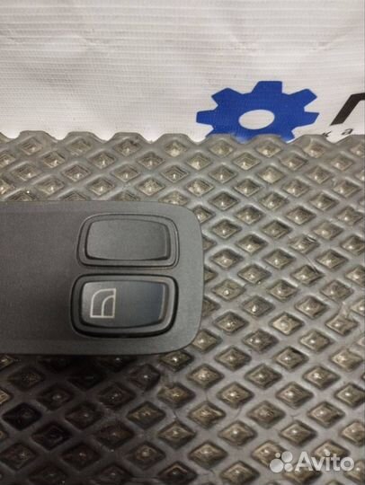 Кнопка стеклоподъемника двери DAF 106 1811228