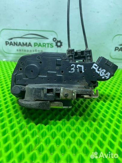 Замок двери задний правый Nissan Fuga PY50 3.5