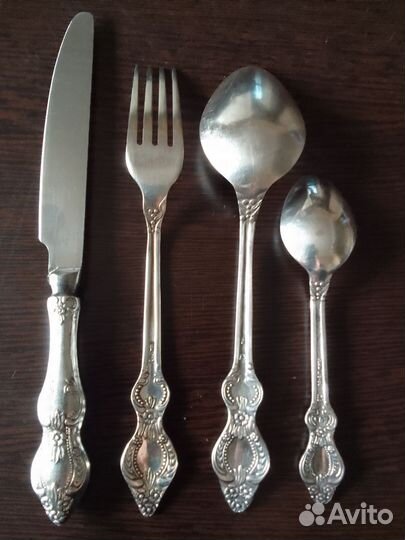 Набор столовых приборов мельхиор