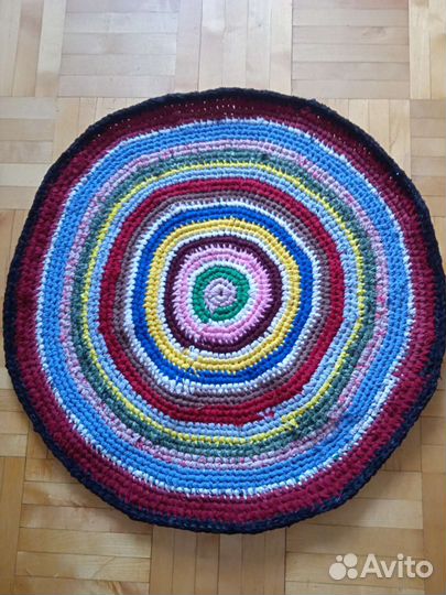 Коврик вязанный