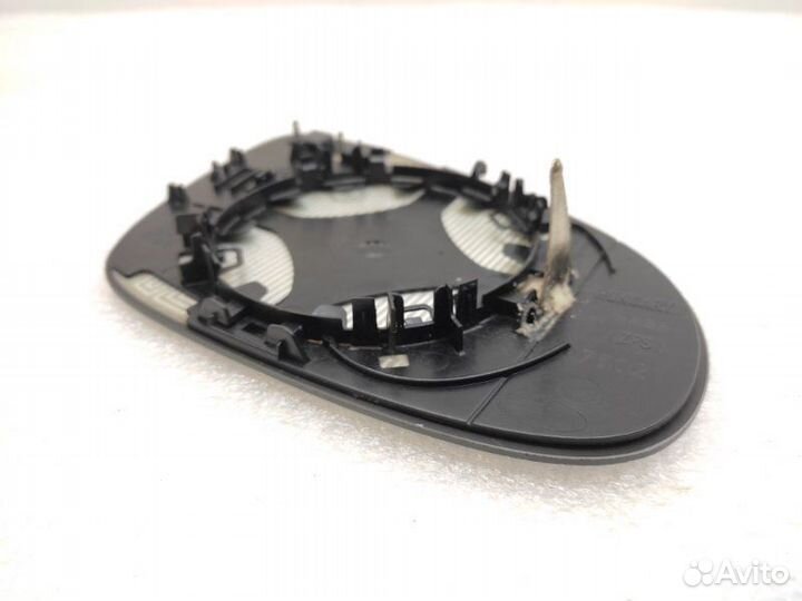 Зеркальный элемент левый Volkswagen Golf 6 2010