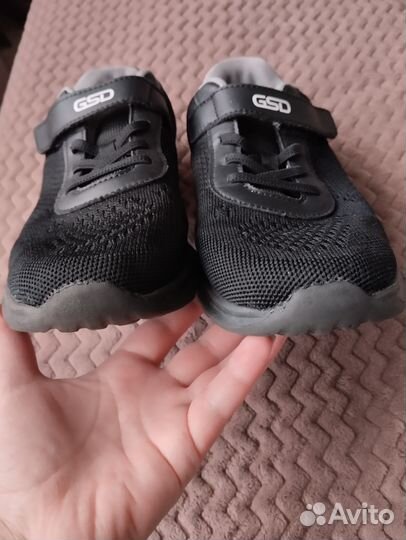 Кроссовки подростковые