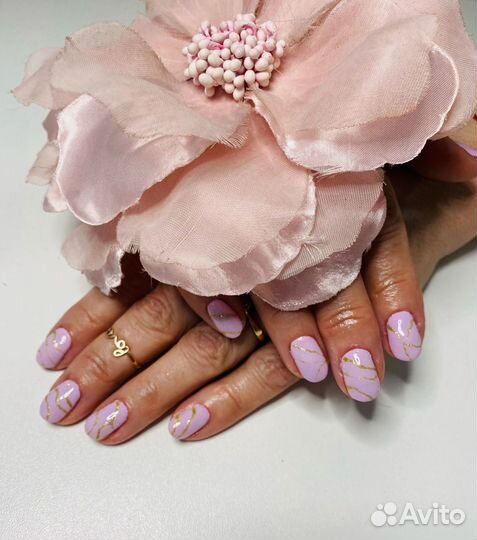 Маникюр, наращивание ресниц