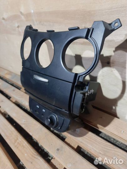 Накладка на торпедо (консоль) нижняя SsangYong 2