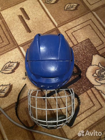Хоккейный шлем