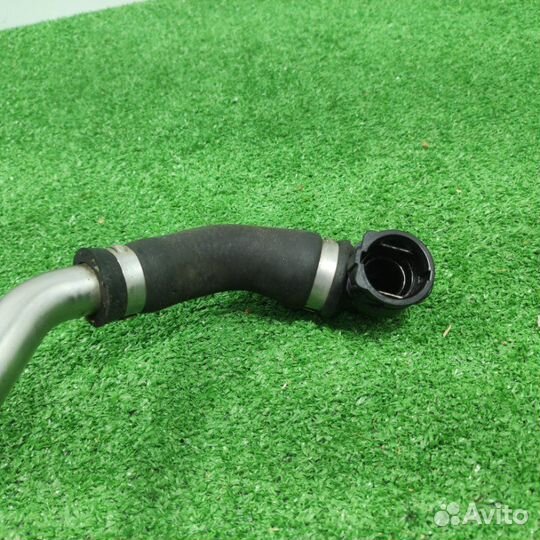 Патрубок системы охлаждения Mercedes-Benz
