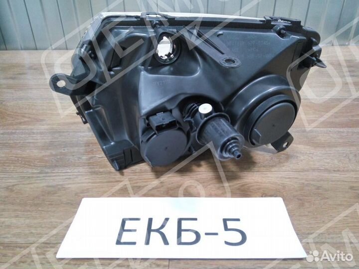 Фара правая Renault Duster