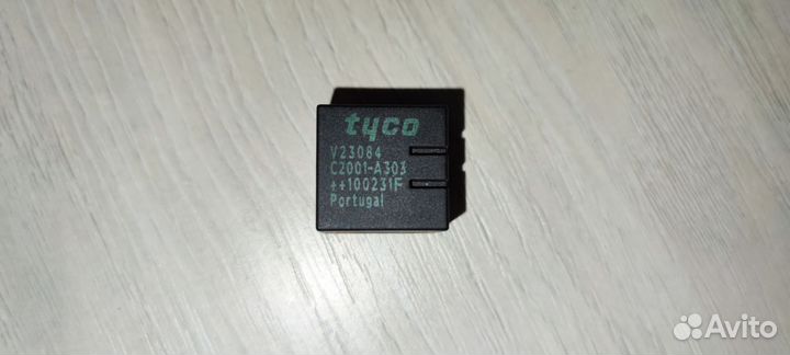 Реле V23084-C2001-A303