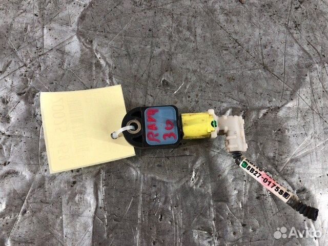 Датчик удара передний Toyota Rav4 30 2006-2009