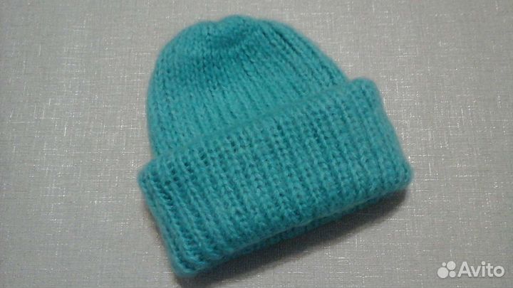 Шапка и варежки ручной работы