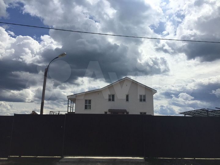 Дом 200 м² на участке 12,9 сот.