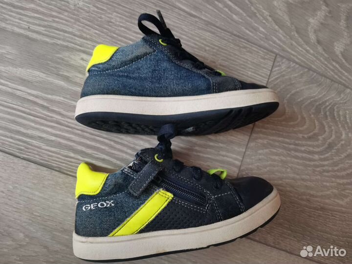 Кроссовки 24