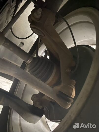 Правый поворотный кулак Nissan X-Trail T32