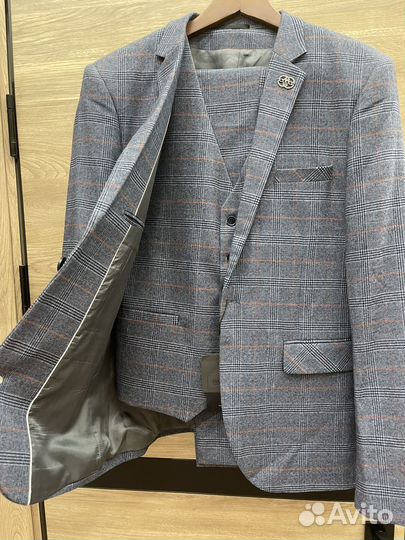 Мужской костюм тройка