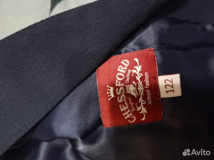 Продаю пиджак школьный