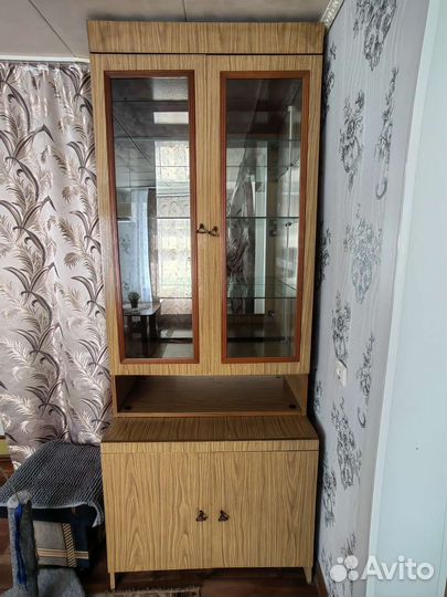 Шкаф сервант