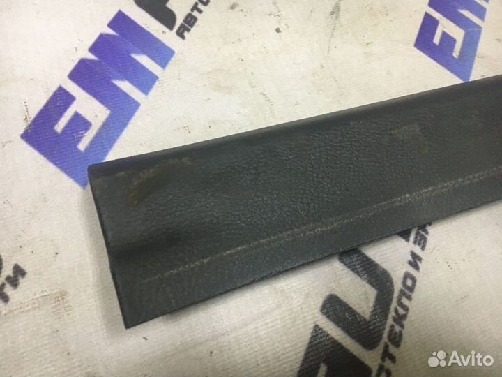 Обшивка порога передняя правая Форд Фокус 3