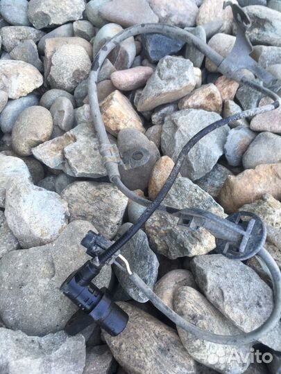 Toyota funcargo датчик абс передний