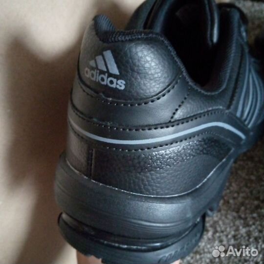 Кроссовки adidas новые