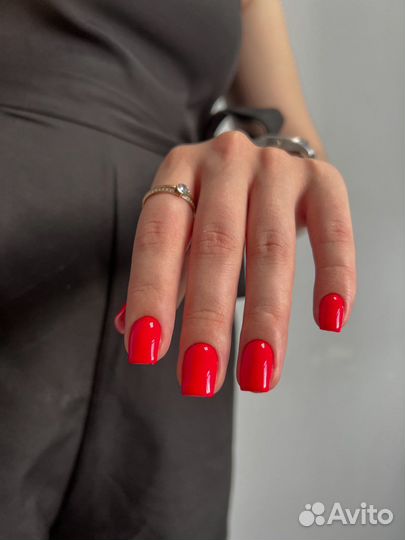 Маникюр с покрытием гель-лаком
