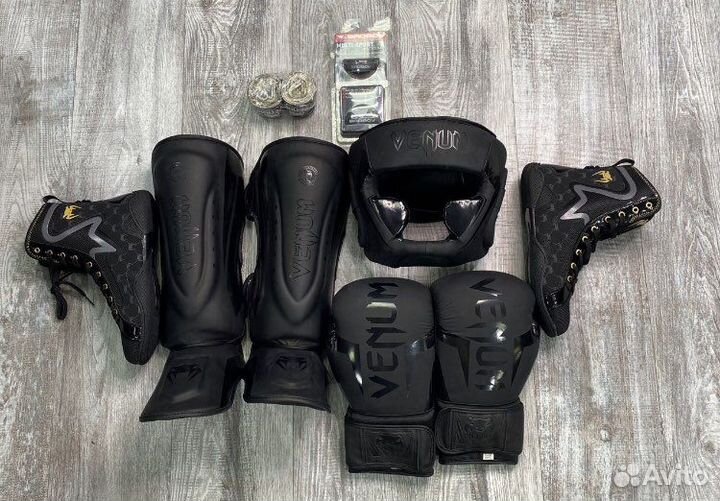 Комплект venum перчатки venum щитки venum шлеш