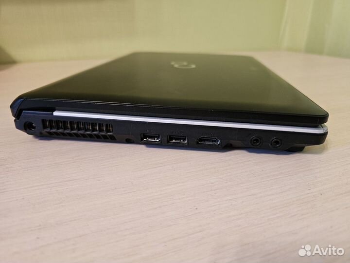 Ноутбук Fujitsu lifebook S761