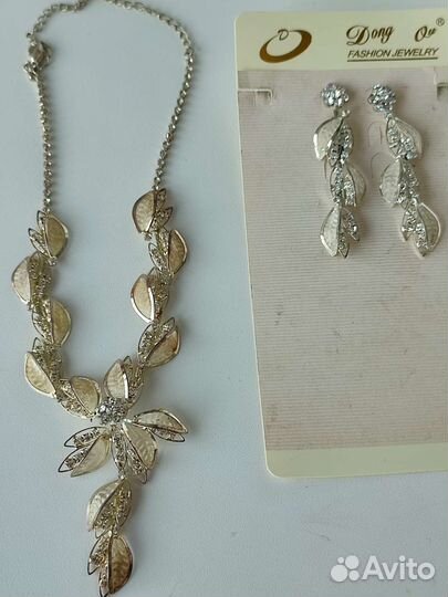 Утонченный набор украшений