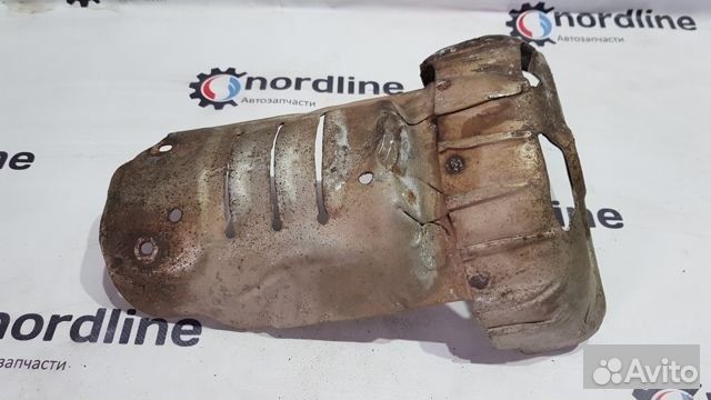 Тепловой экран выпускного коллектора Skoda Fabia 2