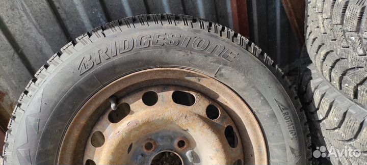 Bridgestone Blizzak Spike-01 195/65 R15 91T