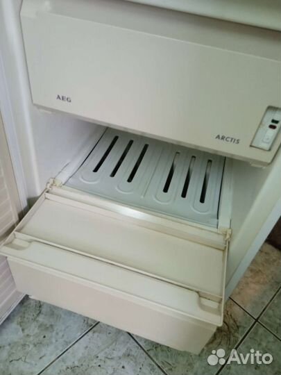 Морозильная камера AEG