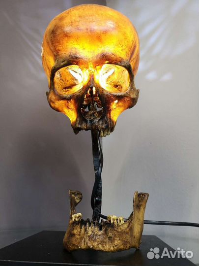 Светильник (череп)