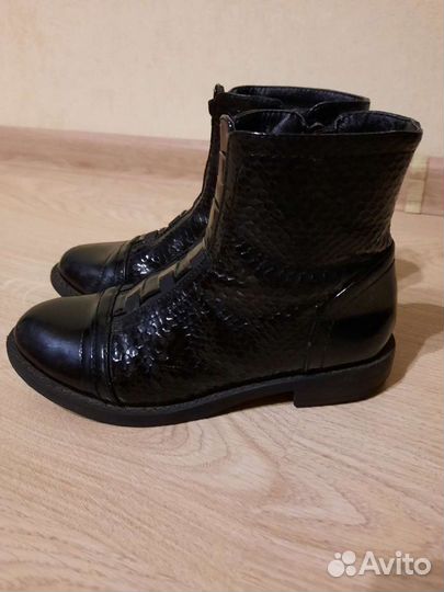 Туфли и ботинки