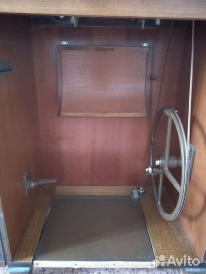 Швейная машинка gritzner с комбинированным (электр