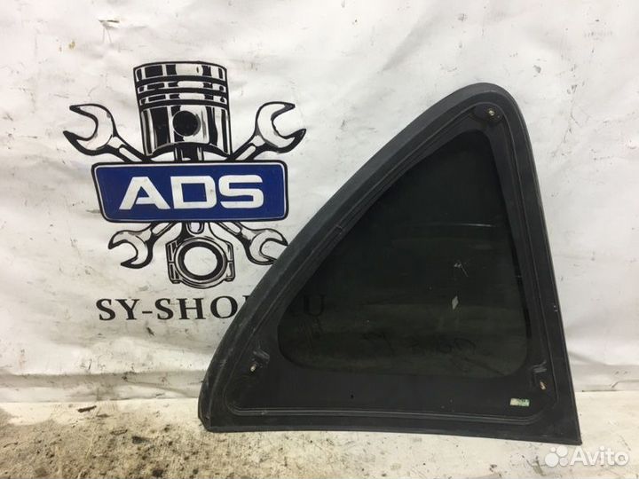 Стекло глухое заднее левое Ssangyong Rexton 1