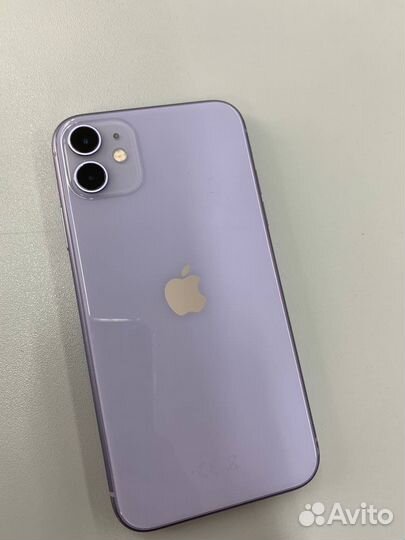 Телефон iPhone 11