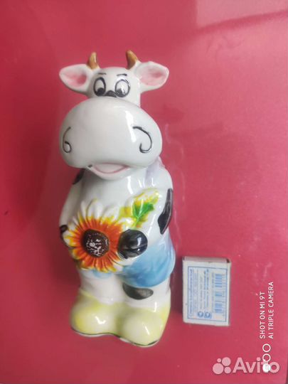 Фигурка керамика бычок