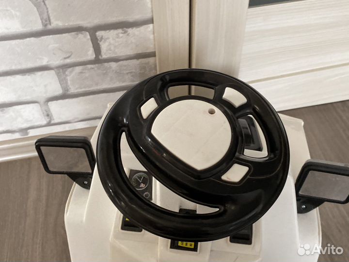 Машинка-каталка детская