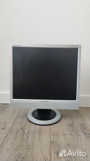 Монитор Samsung SyncMaster 710tm