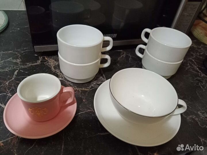 Кружки, чайник,блюдца