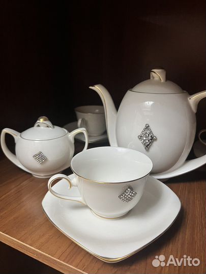 Набор кружек,чайник и сахарница