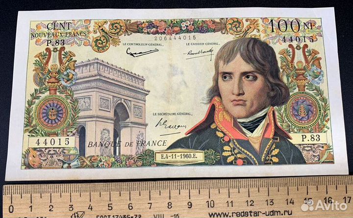 Банкнота номиналом 100 Франков с Наполеоном