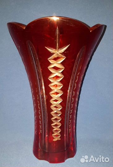 Ваза красное стекло СССР