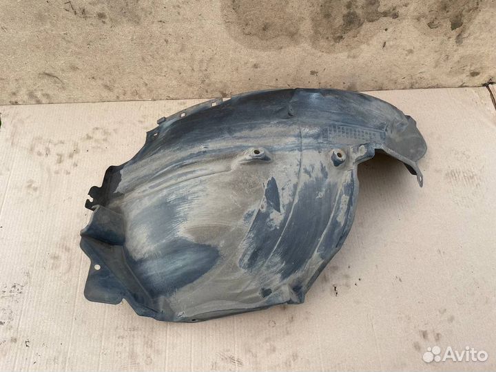 Подкрылок левый infiniti qx70 задняя часть