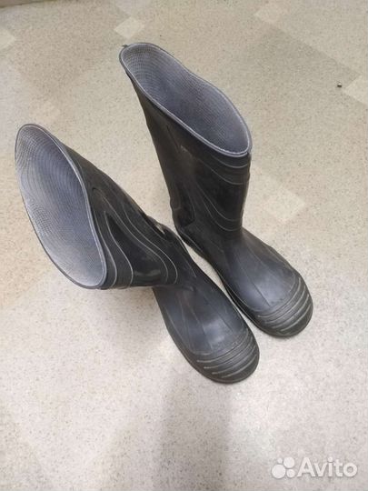 Резиновые сапоги