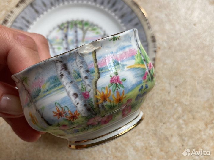 Антикварная чашка