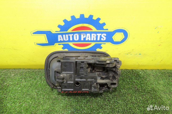 Ручка двери внутренняя задняя правая Nissan